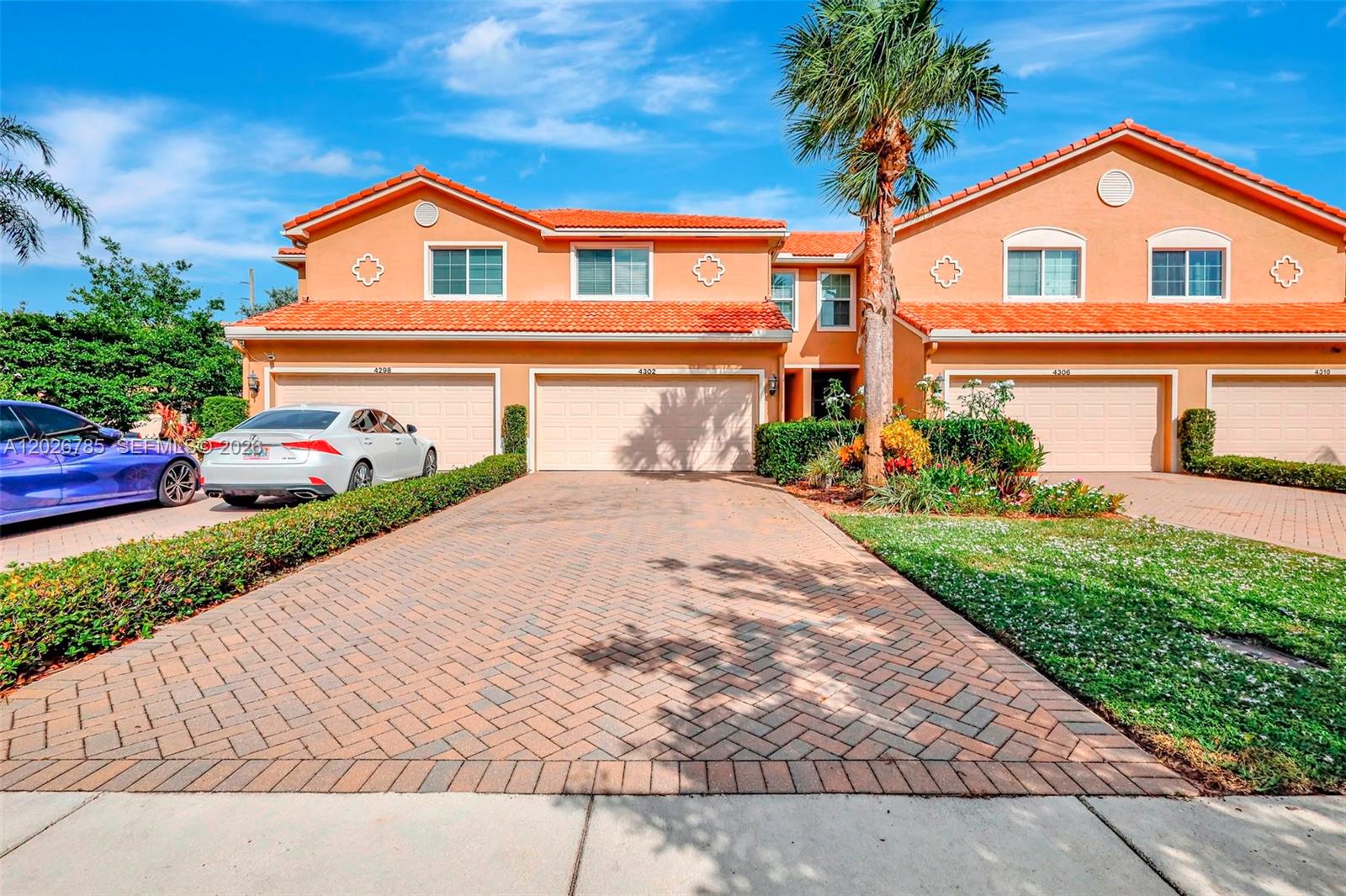 COLONY LAKE - Residential