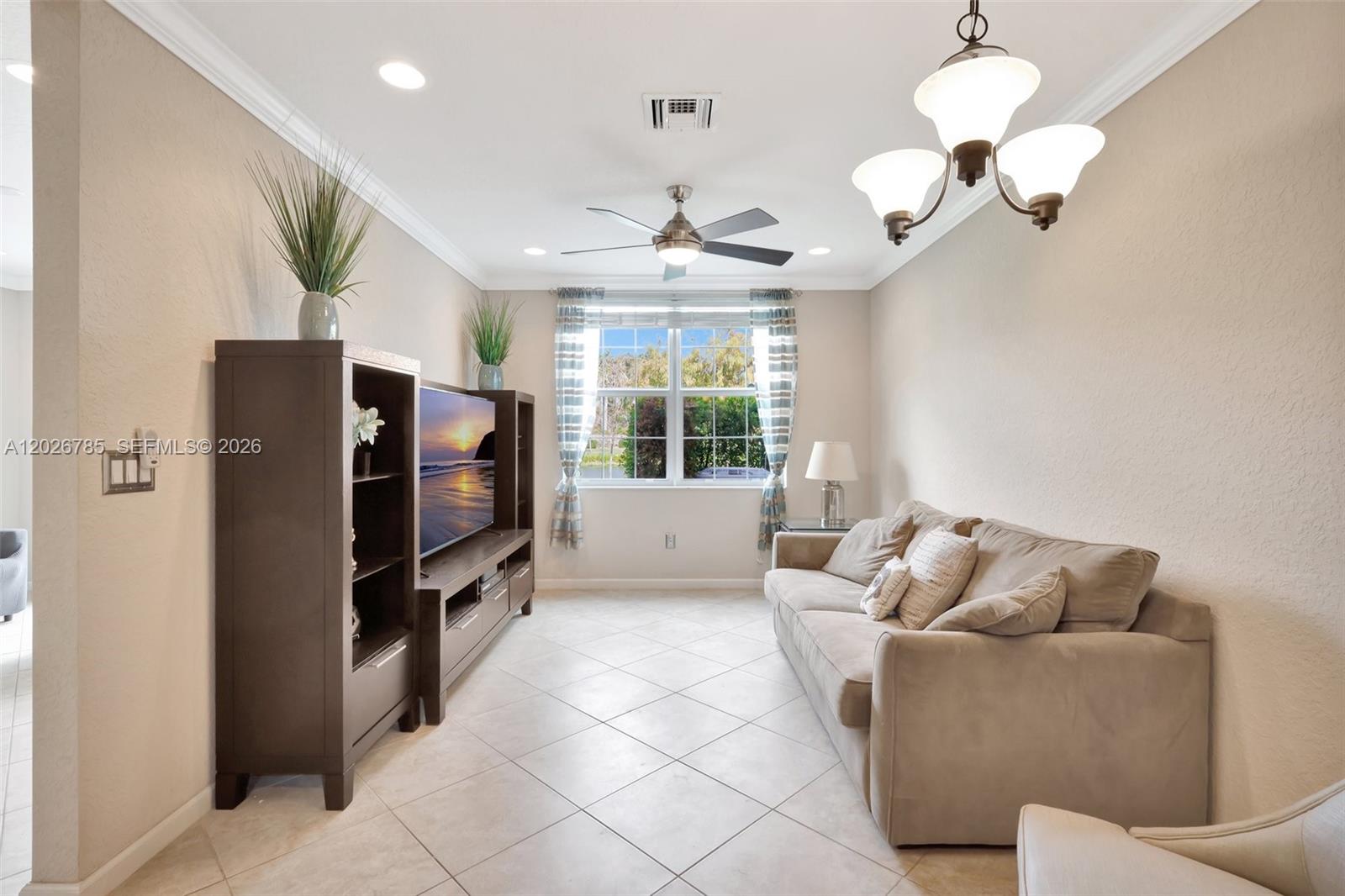 COLONY LAKE - Residential