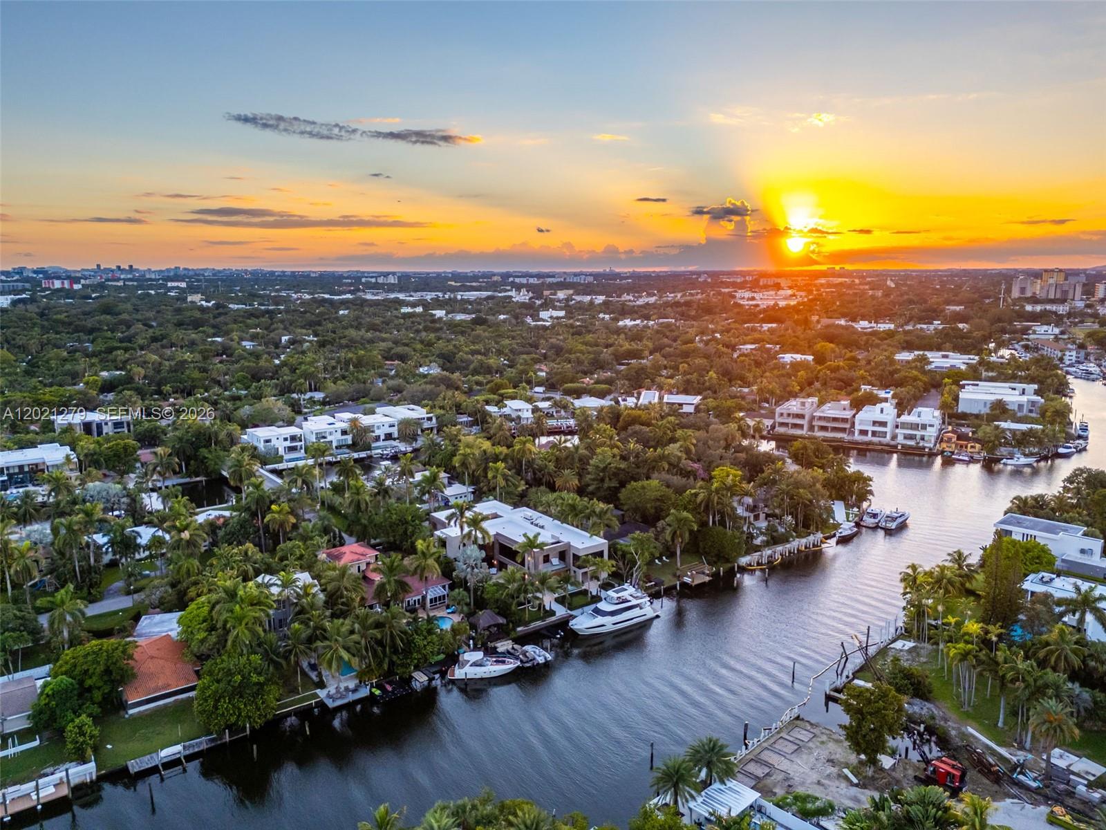 BELLE MEADE ISLAND - Residential