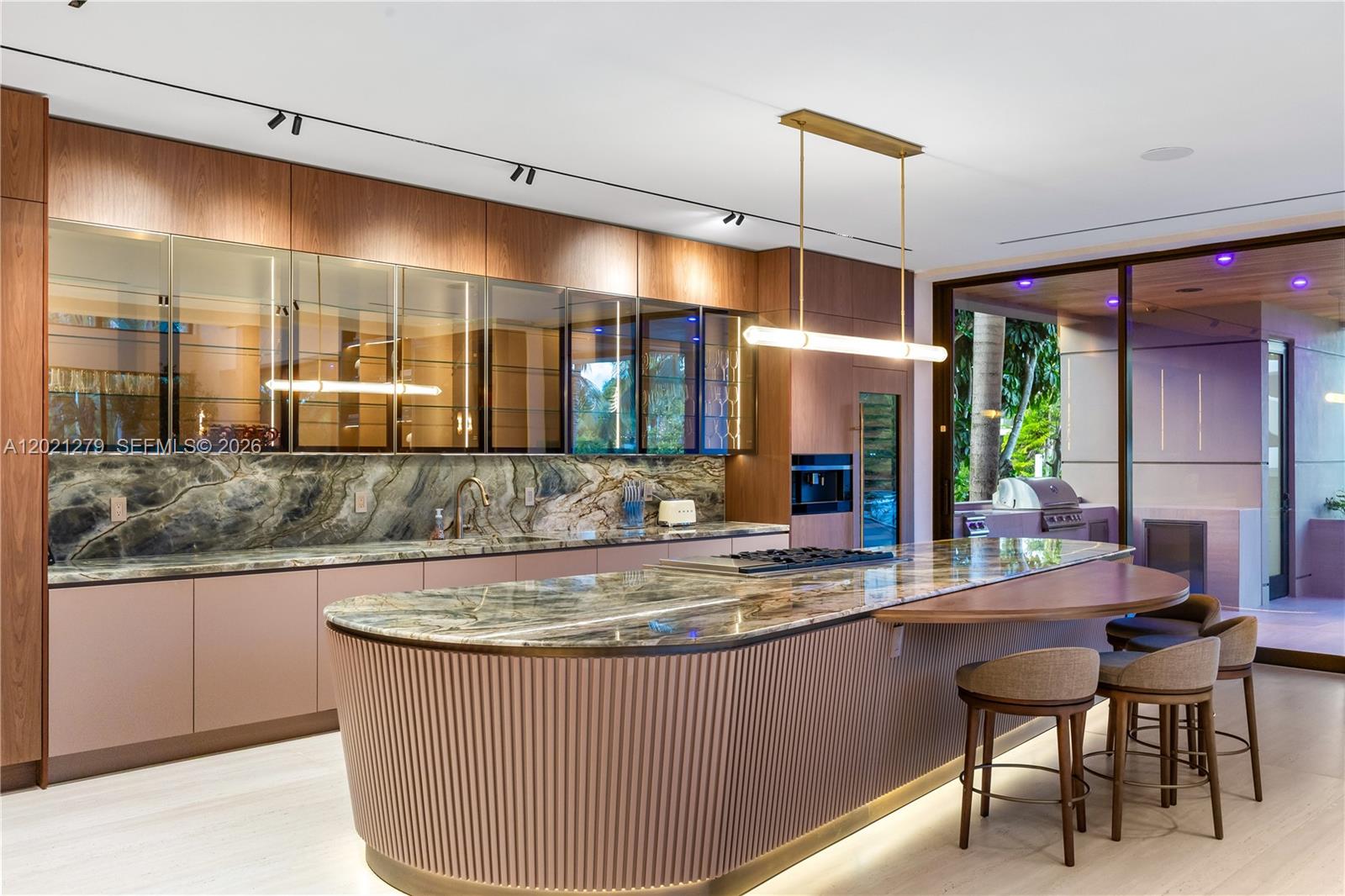 BELLE MEADE ISLAND - Residential