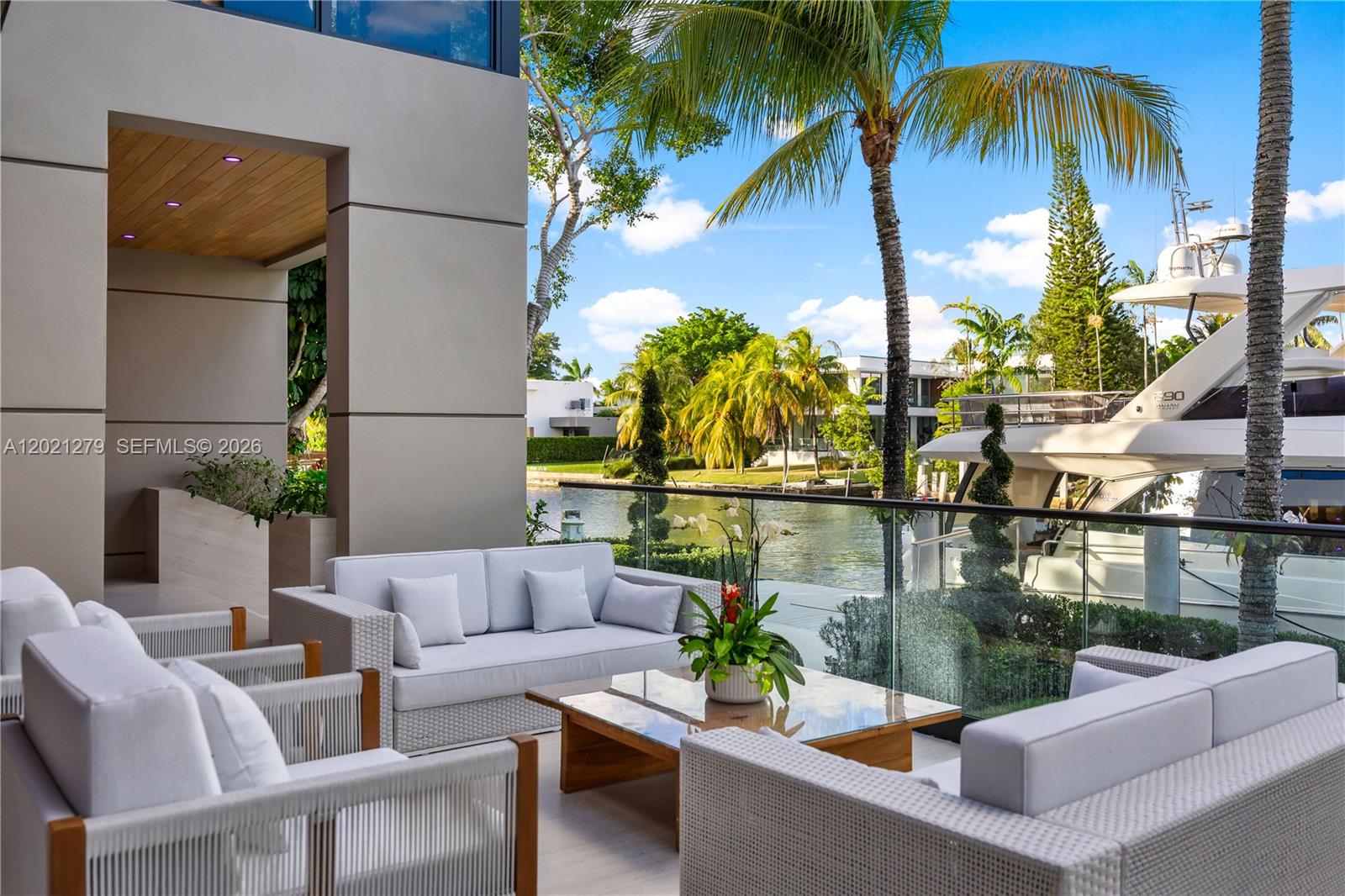 BELLE MEADE ISLAND - Residential