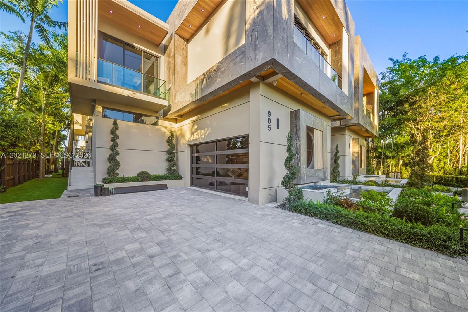 BELLE MEADE ISLAND - Residential