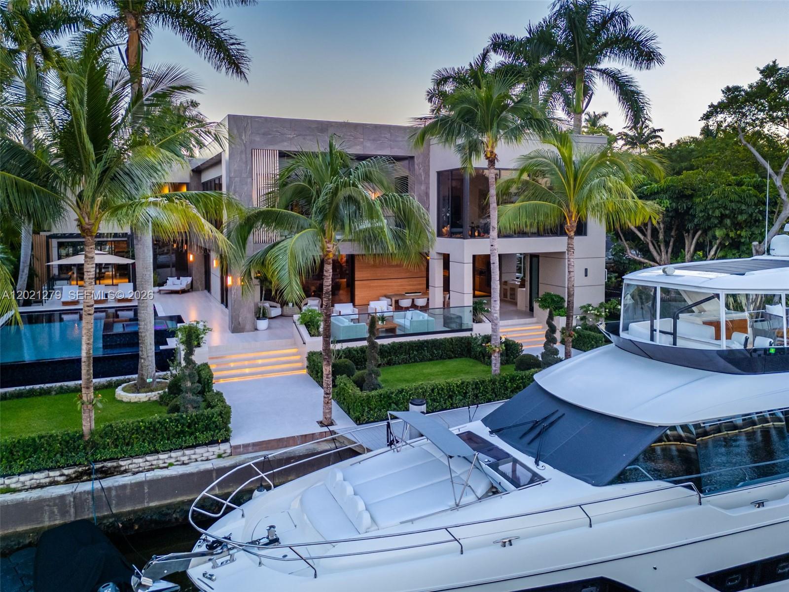 BELLE MEADE ISLAND - Residential