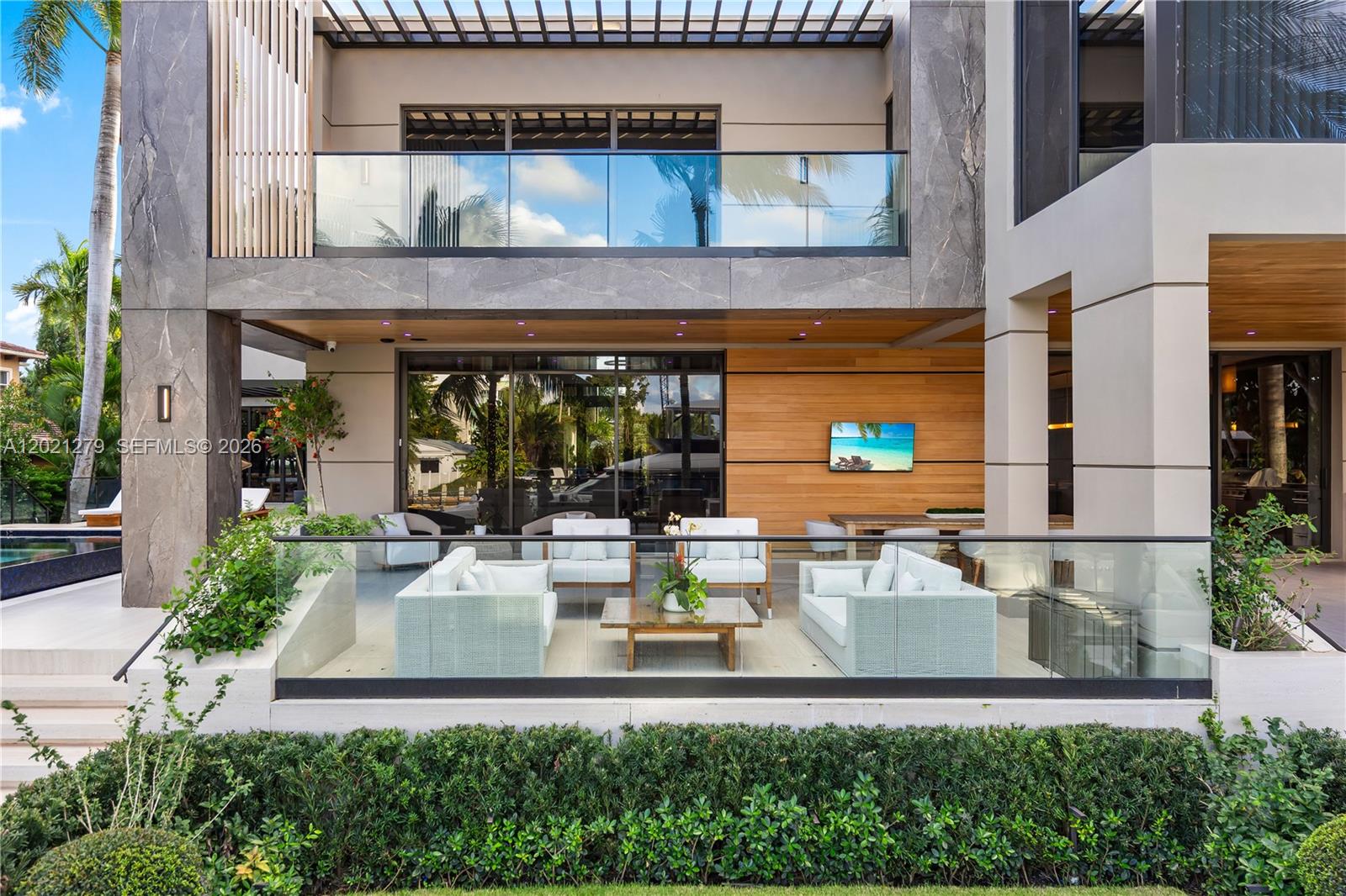BELLE MEADE ISLAND - Residential