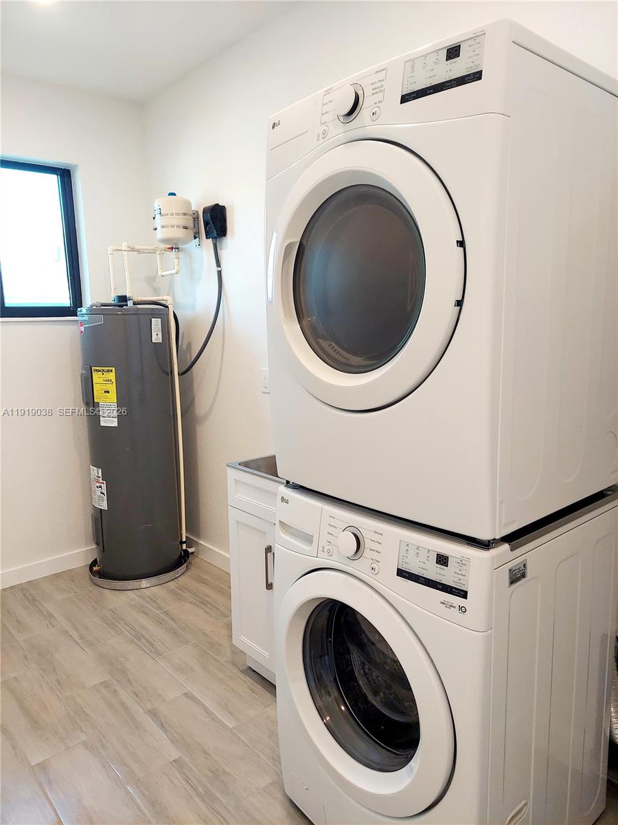 OAKLAND PARK SECOND ADD - Residential