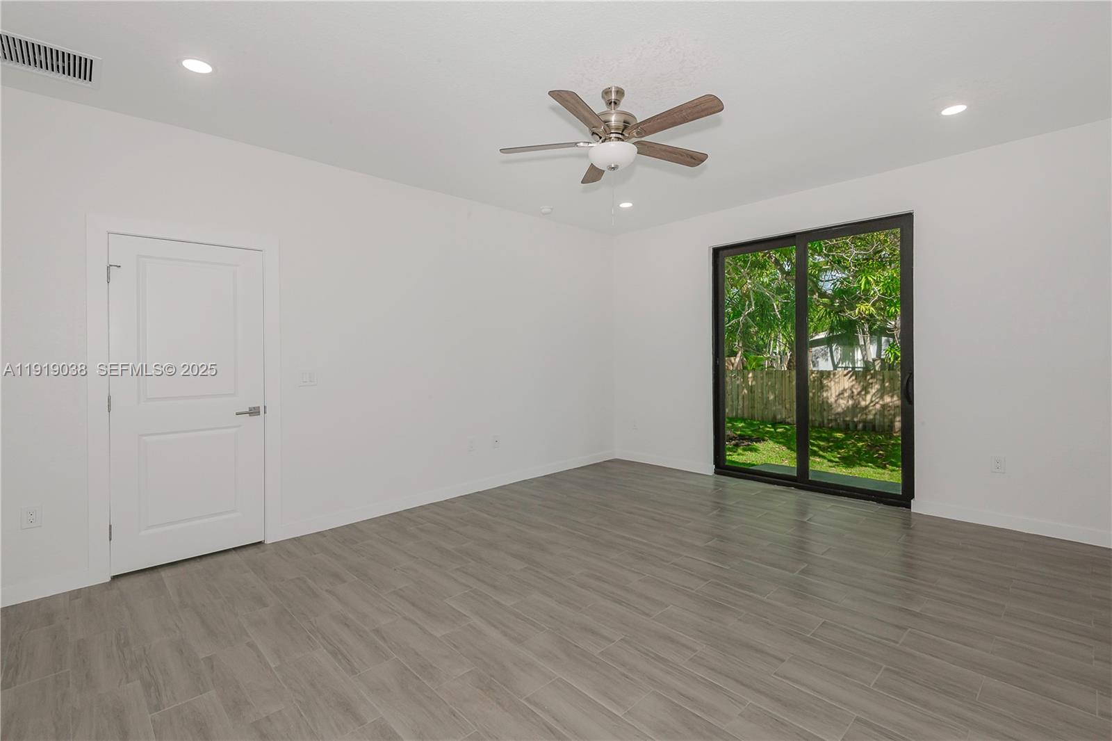 OAKLAND PARK SECOND ADD - Residential