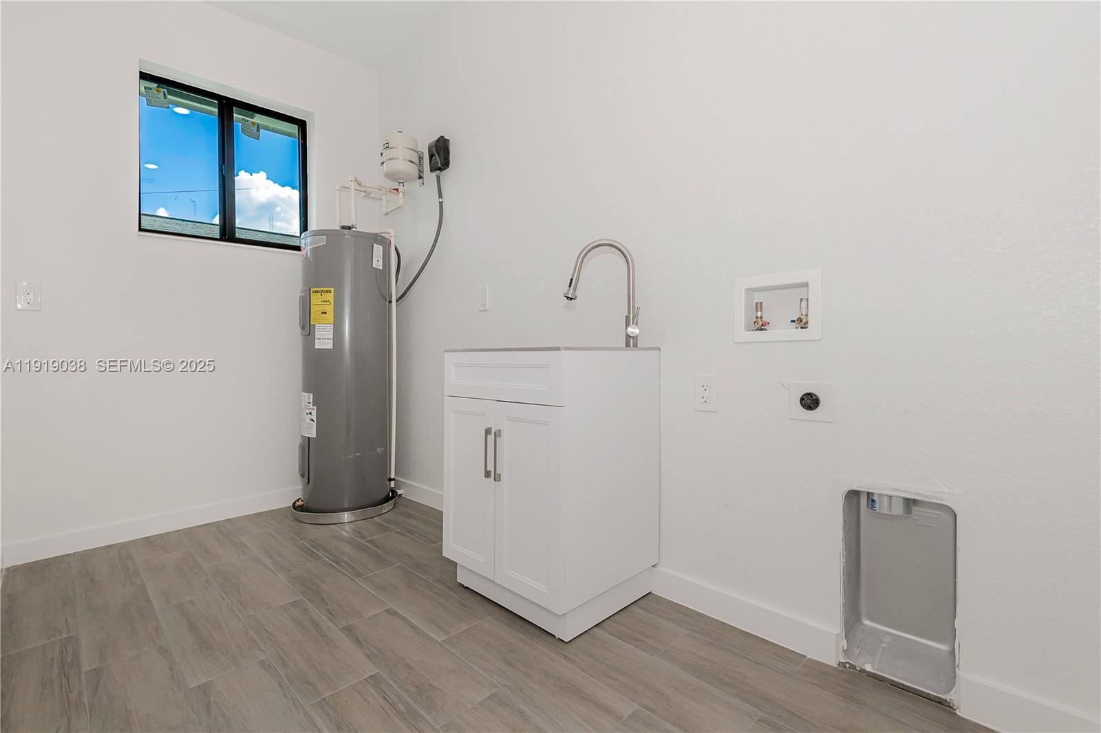 OAKLAND PARK SECOND ADD - Residential