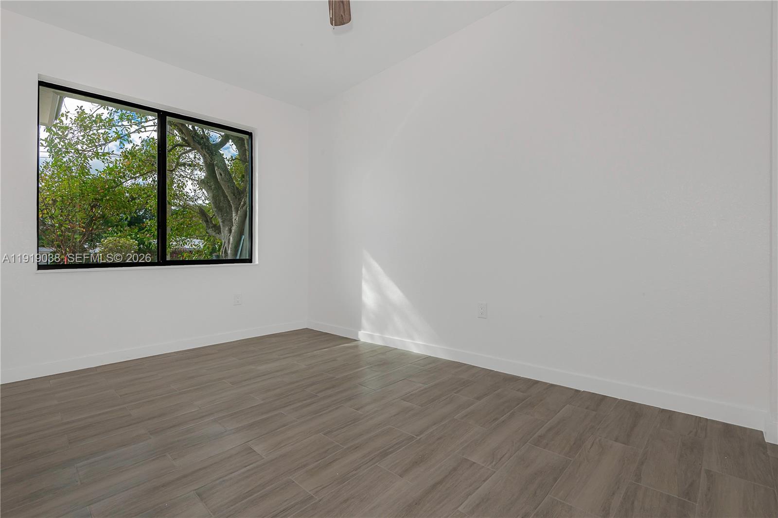 OAKLAND PARK SECOND ADD - Residential