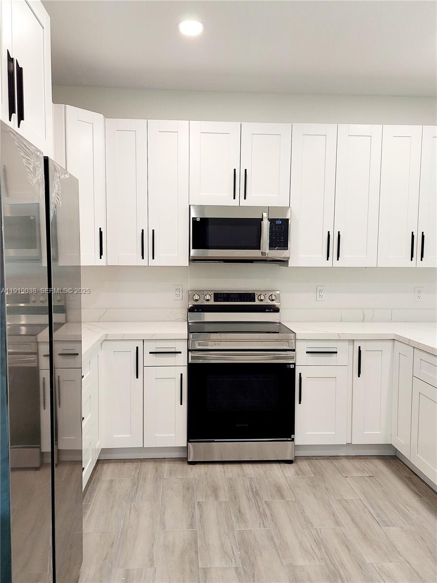 OAKLAND PARK SECOND ADD - Residential