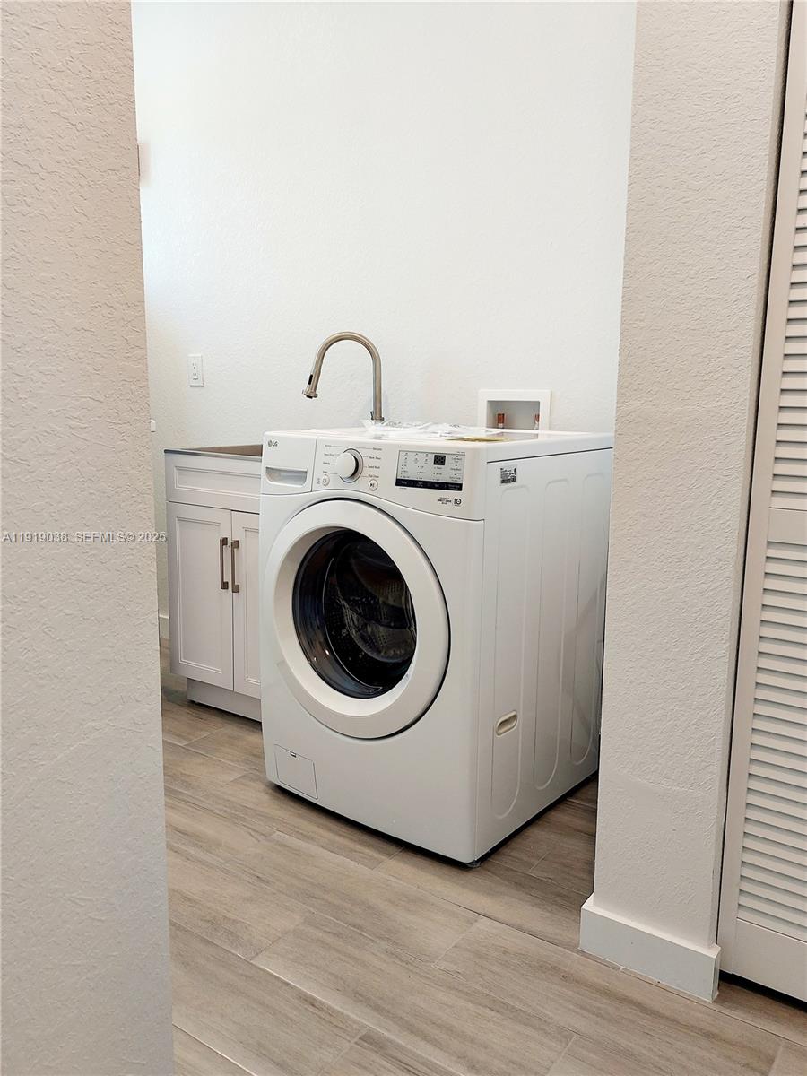 OAKLAND PARK SECOND ADD - Residential