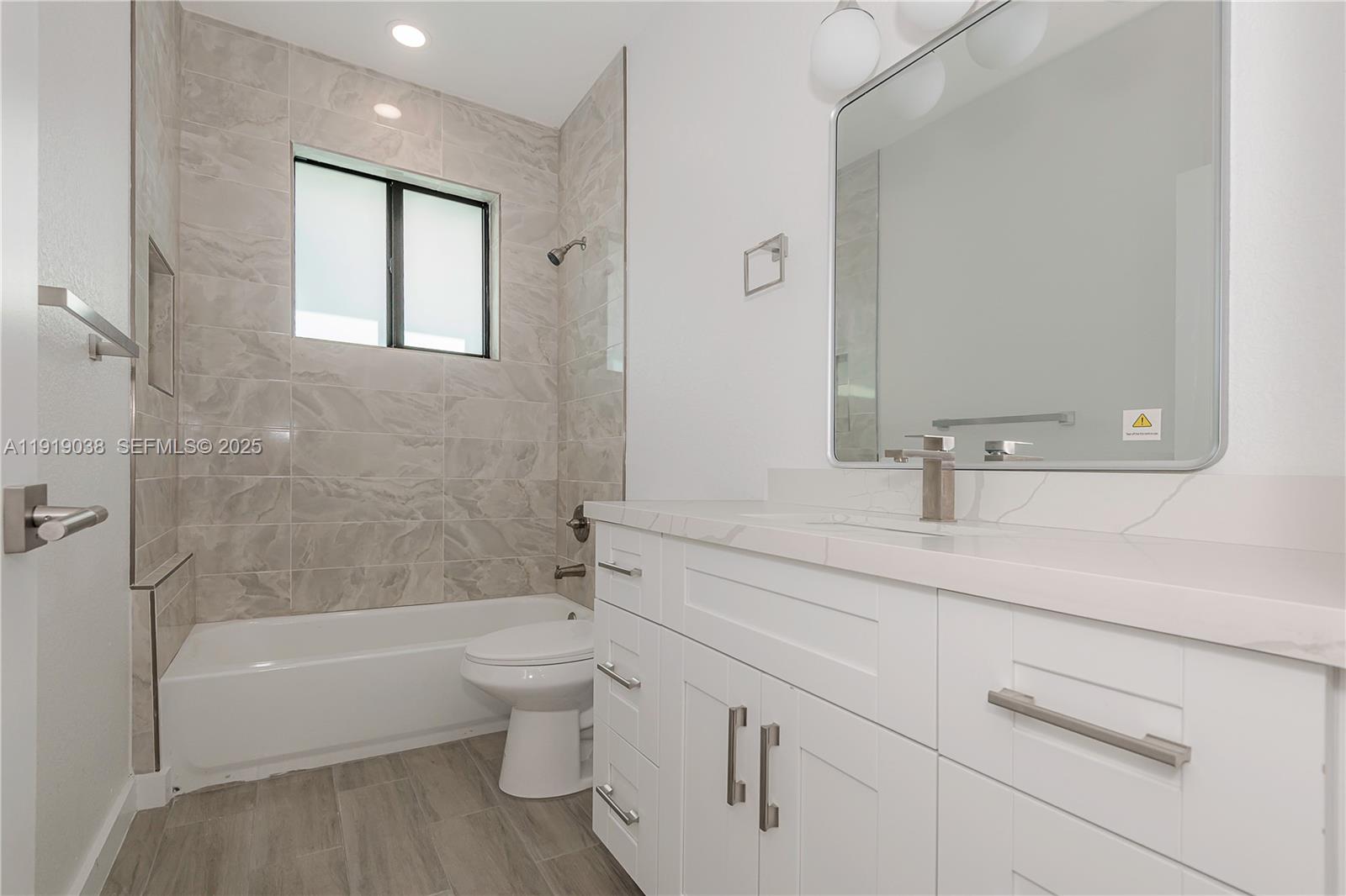 OAKLAND PARK SECOND ADD - Residential