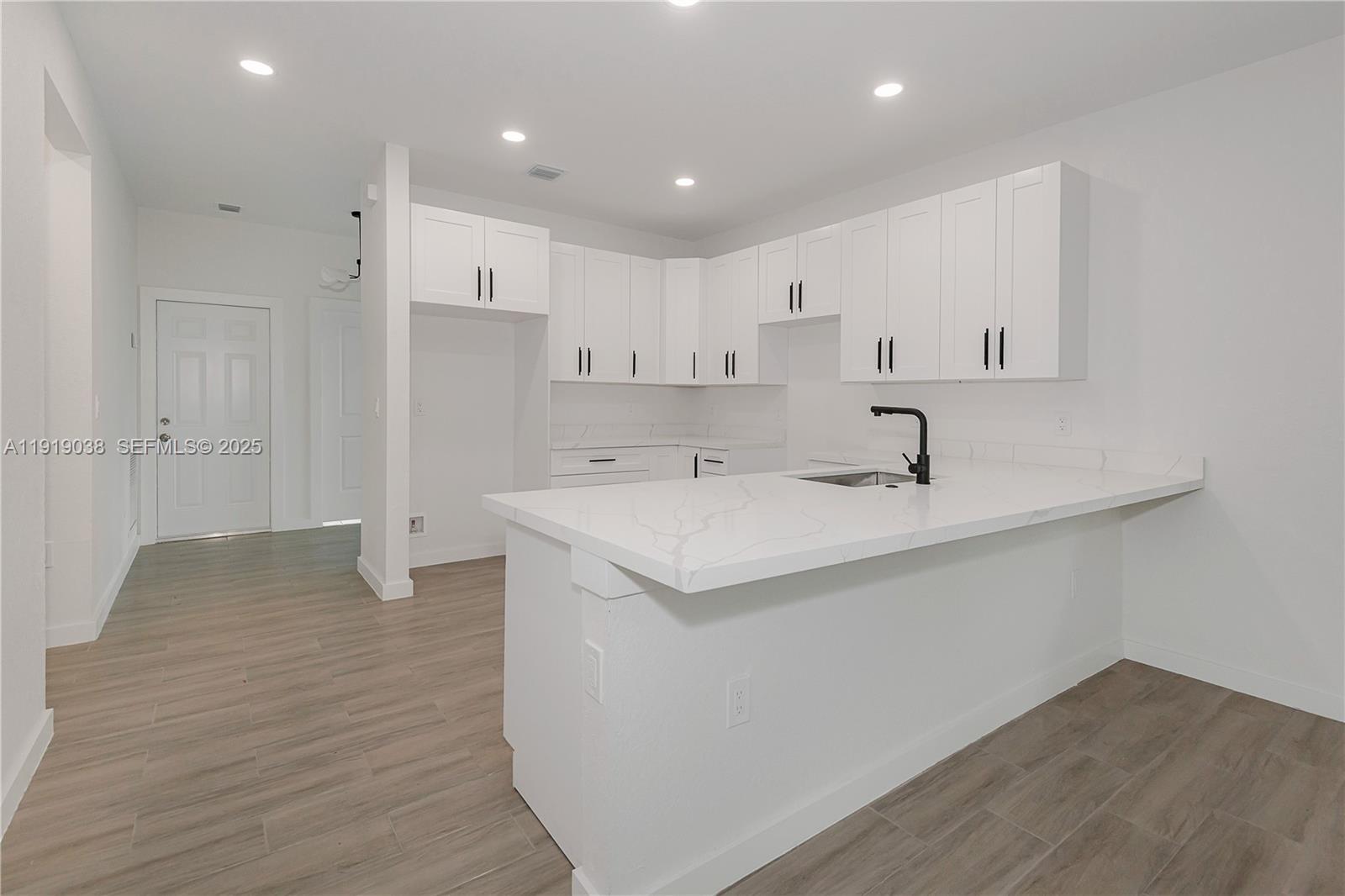 OAKLAND PARK SECOND ADD - Residential