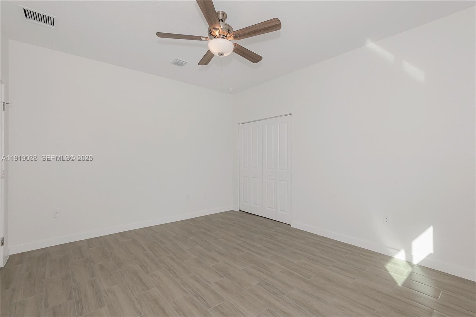 OAKLAND PARK SECOND ADD - Residential