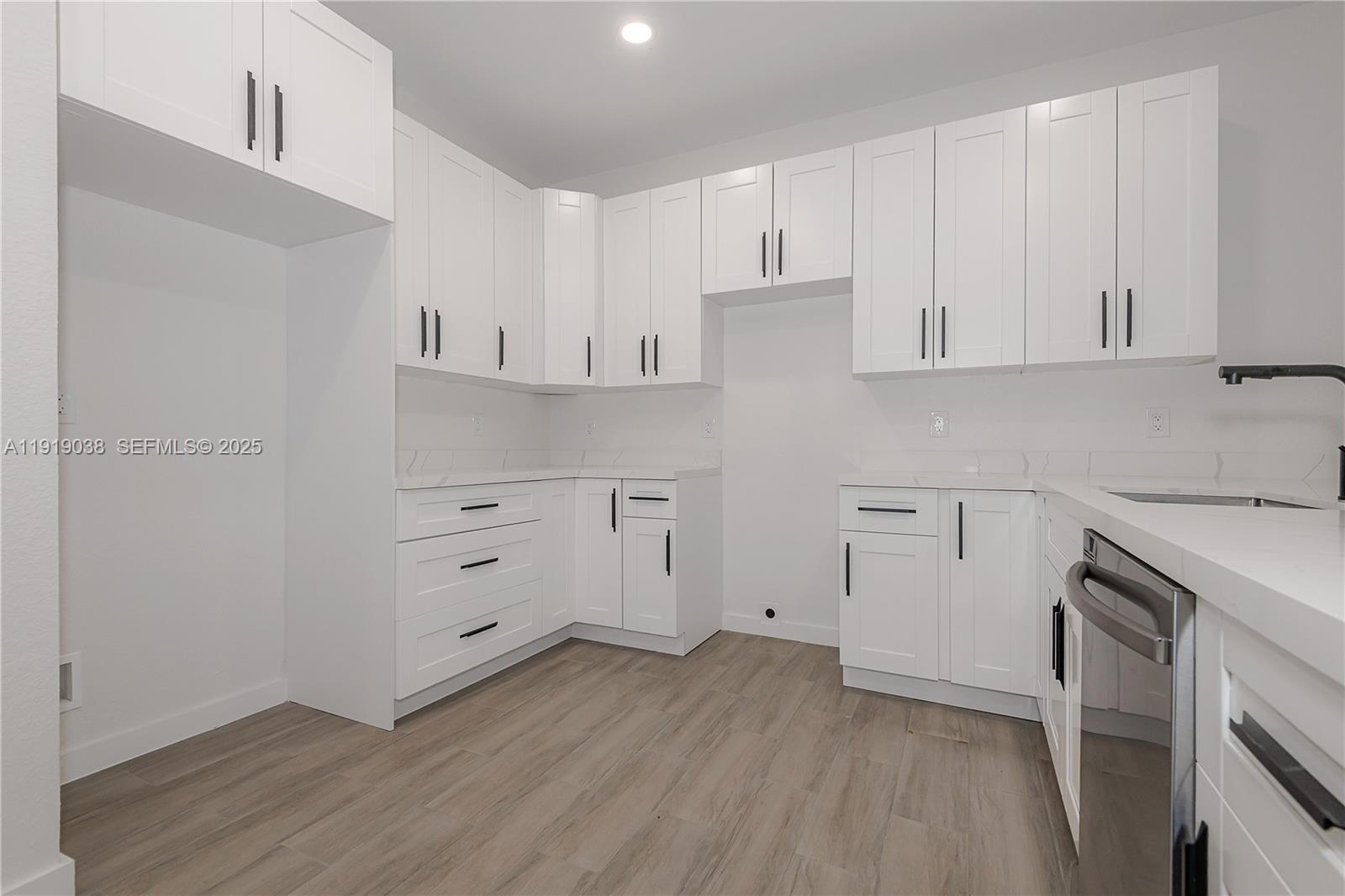 OAKLAND PARK SECOND ADD - Residential