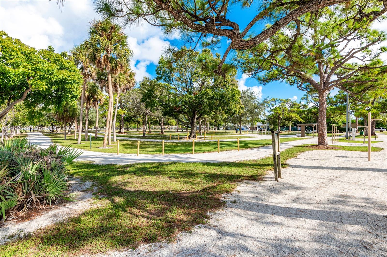 OAKLAND PARK SECOND ADD - Residential