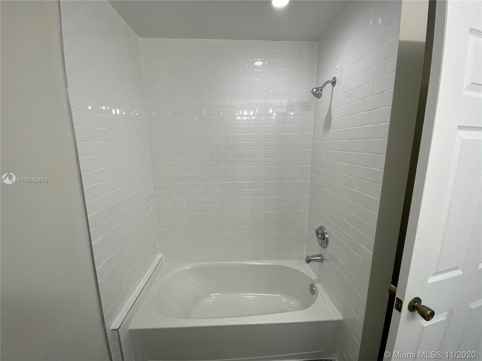 PHILLIPSONS ADDN TO HIALE - Residential Lease