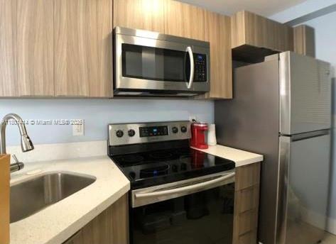 821 Sw 2nd St 4, Miami, Broward County, Florida - 1 Bedrooms  
2 Bathrooms - 