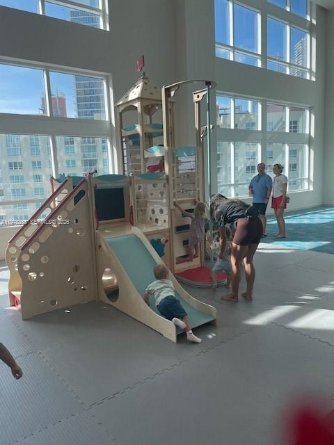 QUANTUM ON THE BAY CONDO - Residential