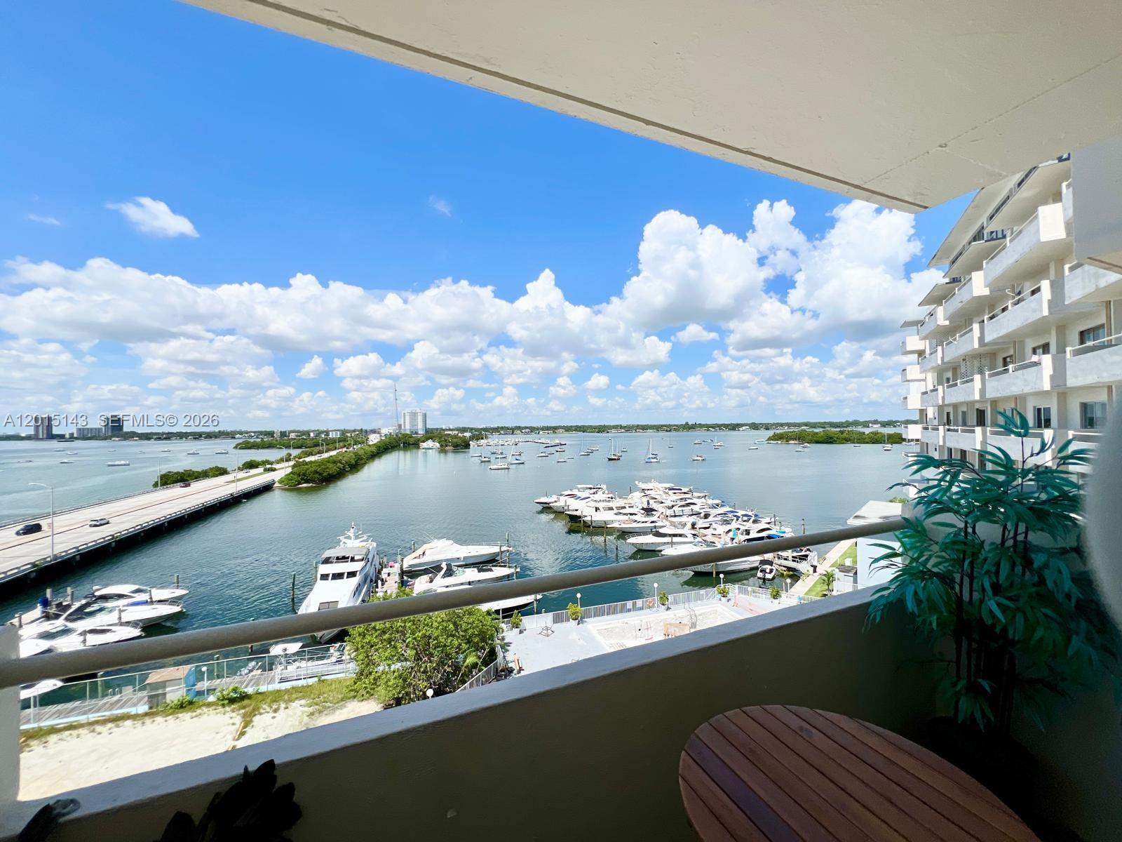 BAYSHORE YACHT & TENNIS C - Residential Lease