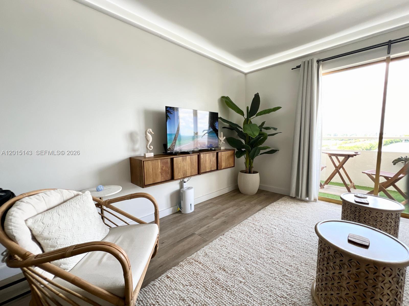 BAYSHORE YACHT & TENNIS C - Residential Lease