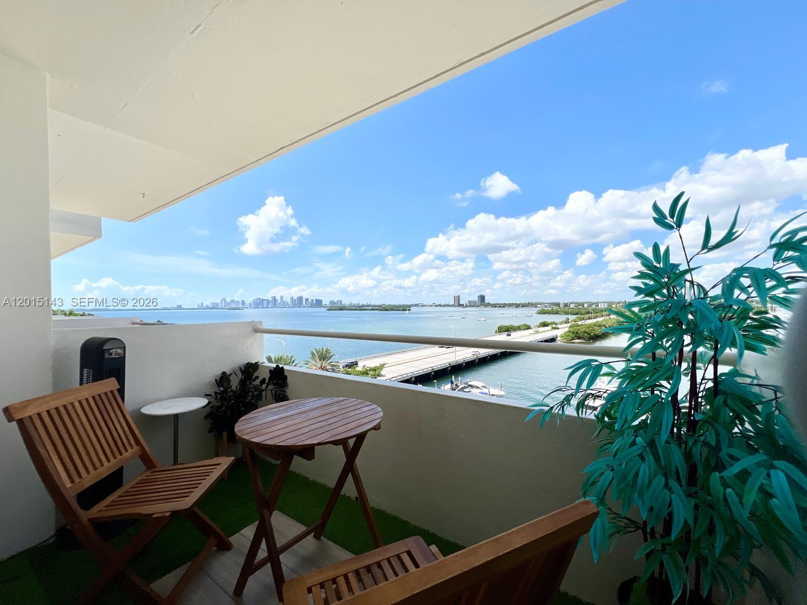 BAYSHORE YACHT & TENNIS C - Residential Lease