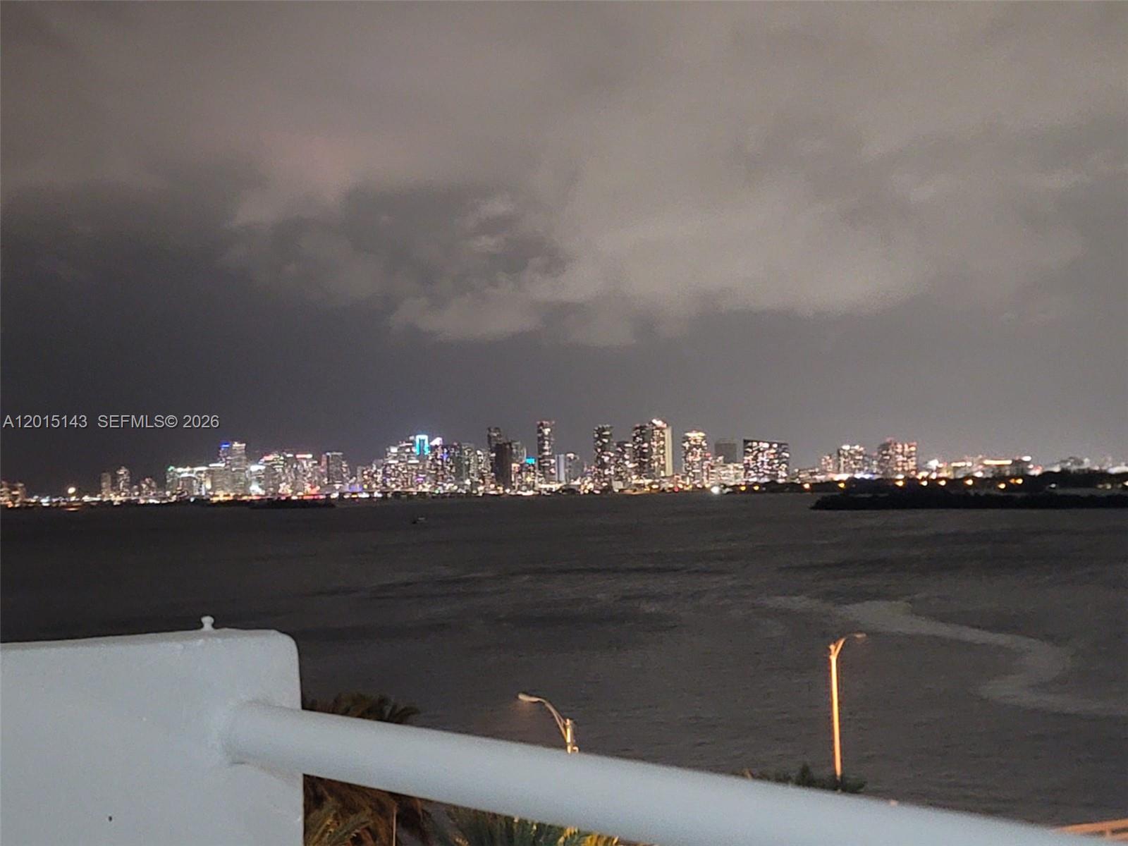 BAYSHORE YACHT & TENNIS C - Residential Lease