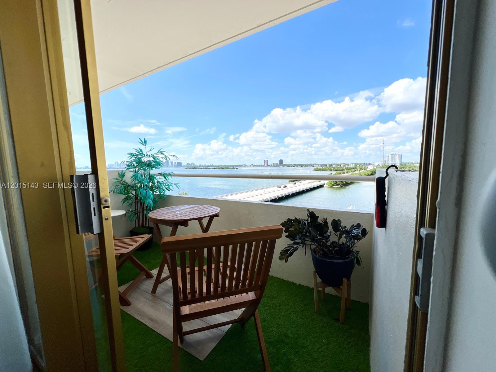 BAYSHORE YACHT & TENNIS C - Residential Lease