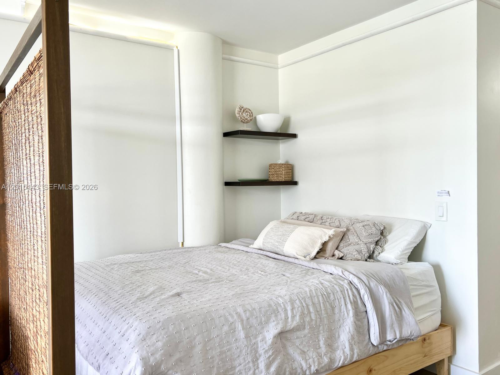 BAYSHORE YACHT & TENNIS C - Residential Lease