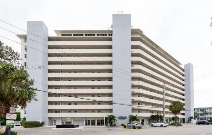 BAYSHORE YACHT & TENNIS C - Residential Lease