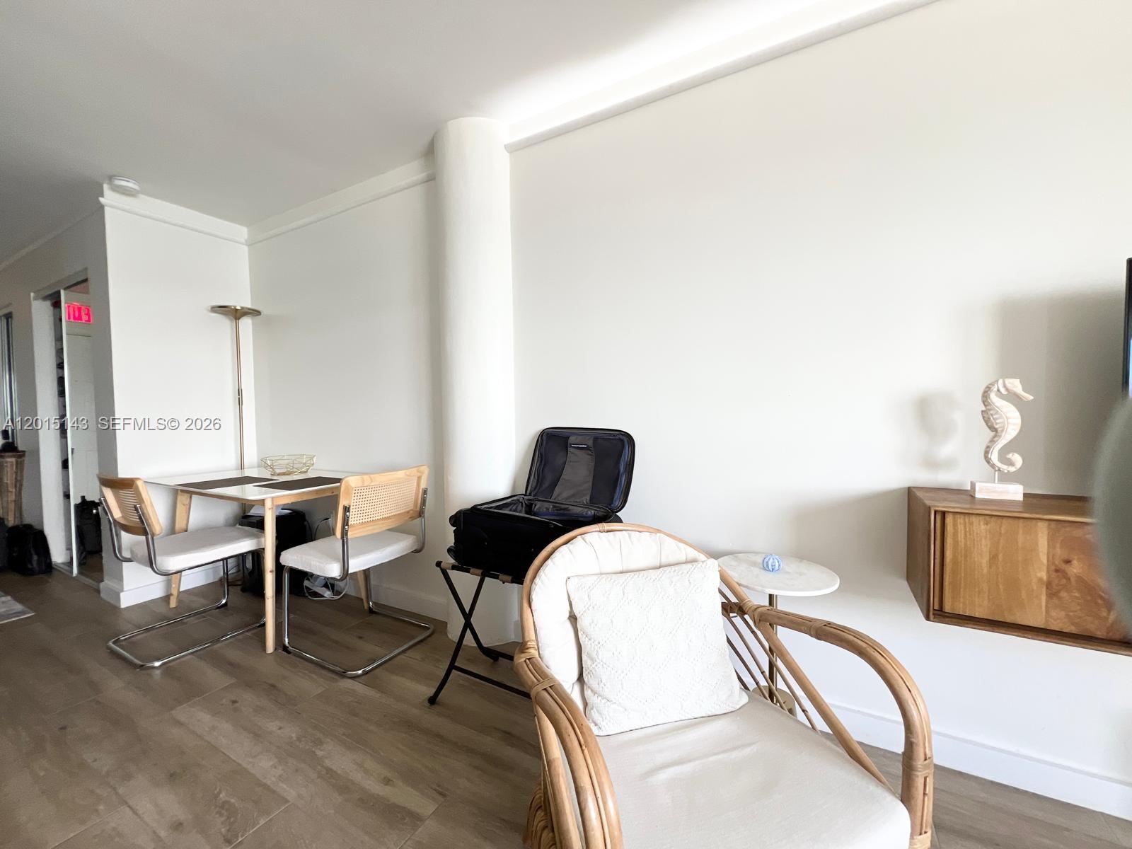 BAYSHORE YACHT & TENNIS C - Residential Lease
