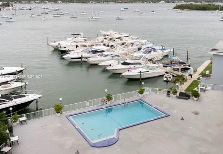 BAYSHORE YACHT & TENNIS C - Residential Lease