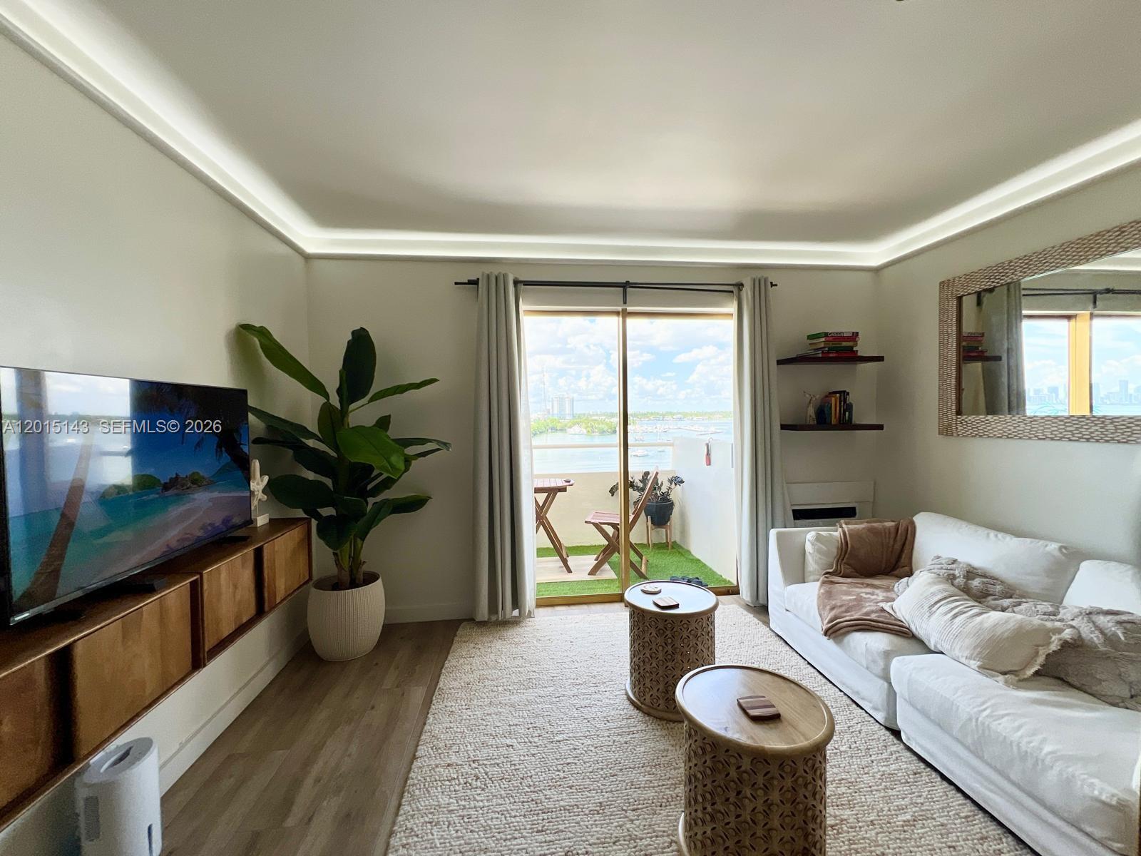 BAYSHORE YACHT & TENNIS C - Residential Lease