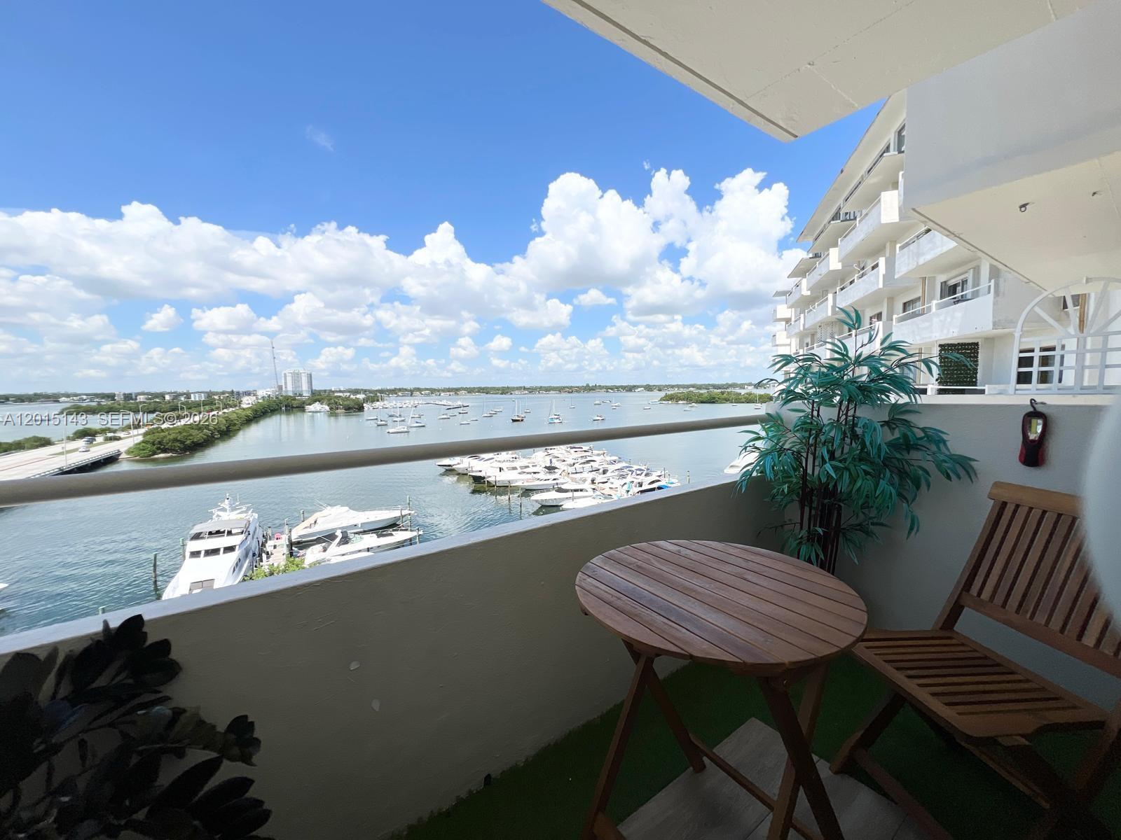 BAYSHORE YACHT & TENNIS C - Residential Lease