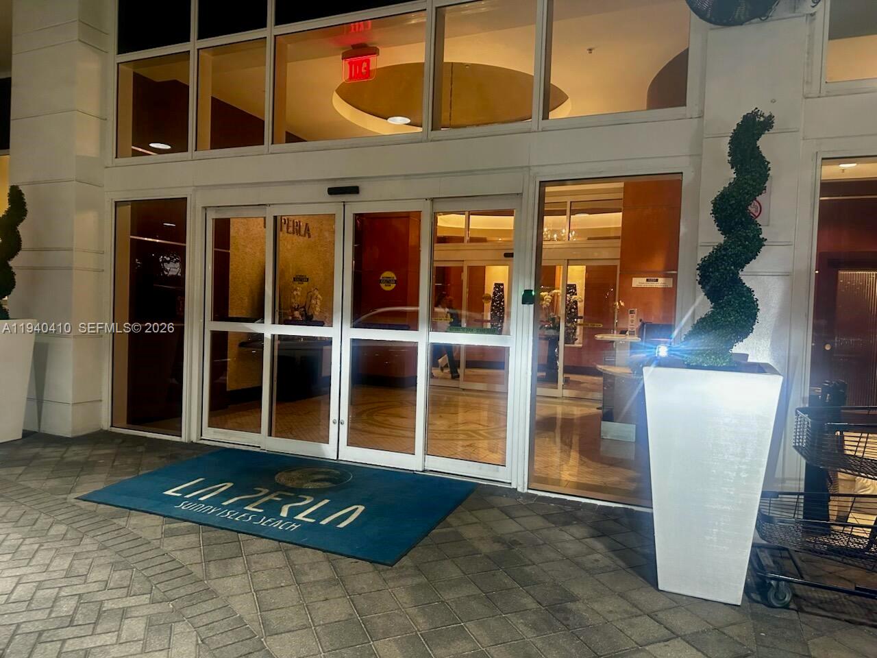 16699 Collins Ave 4208