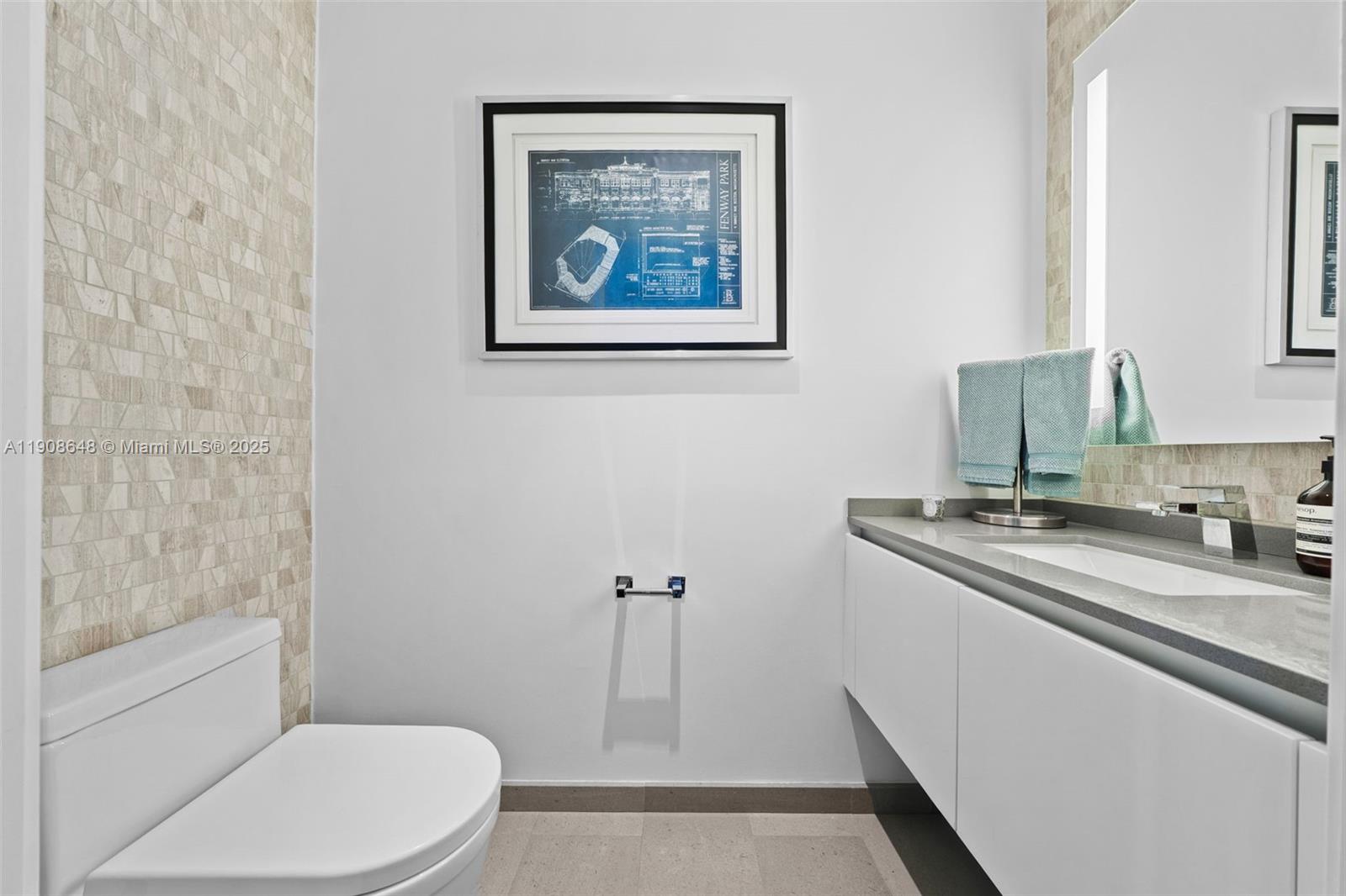 REACH CONDO - Residential