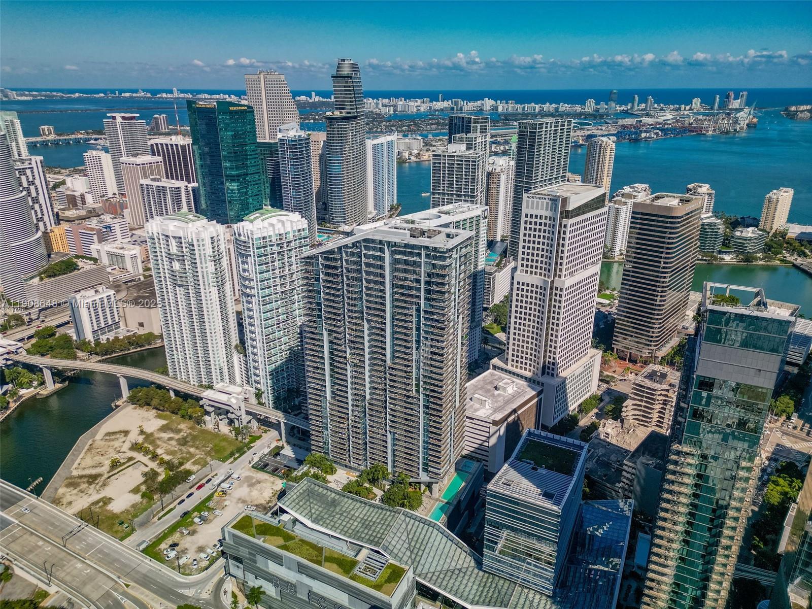 REACH CONDO - Residential