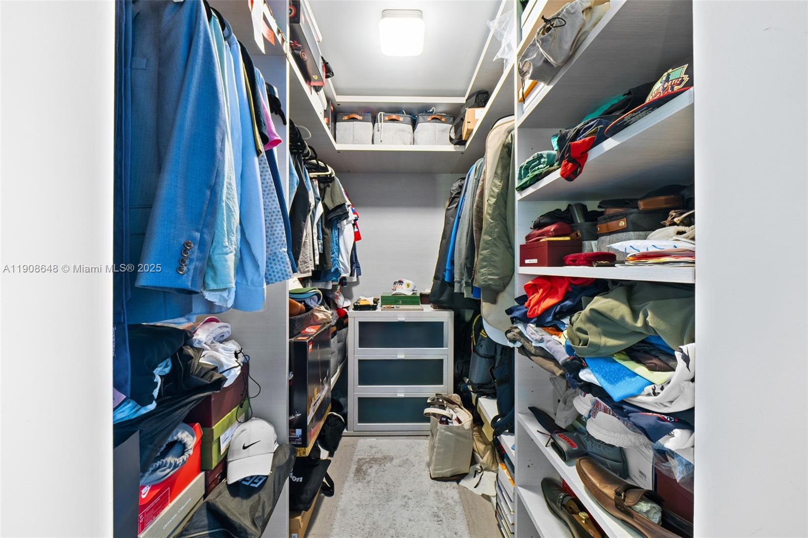 REACH CONDO - Residential