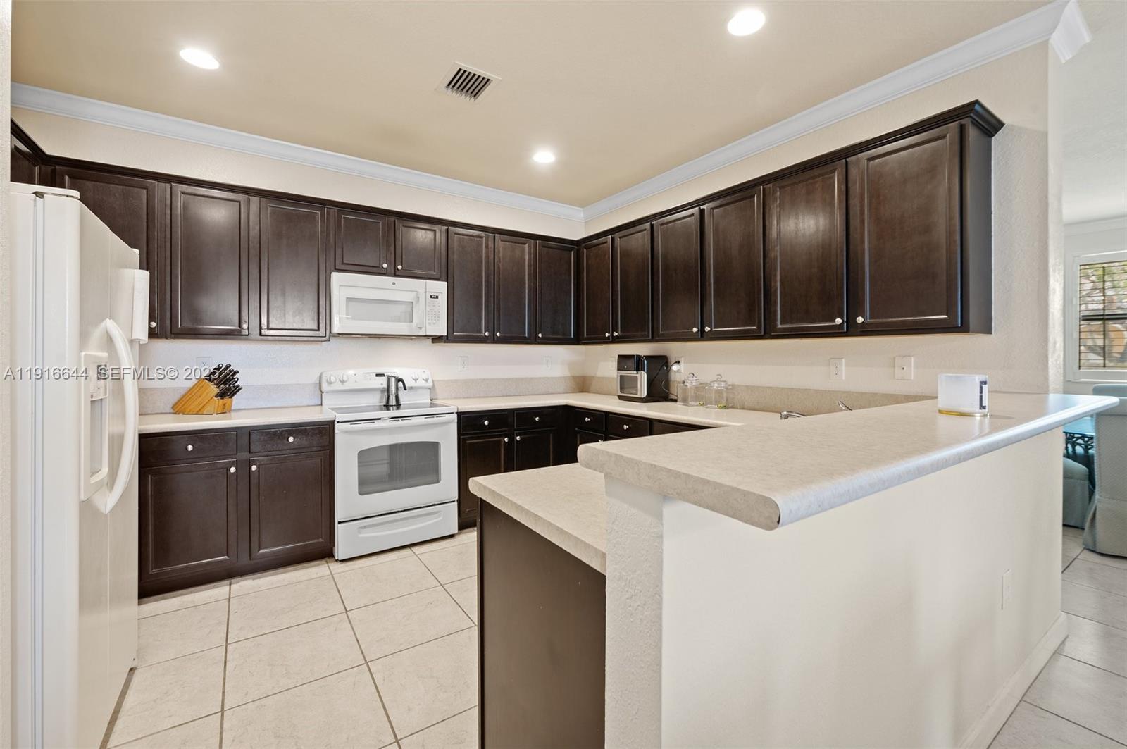 LAKES BY THE BAY FAYE REP - Residential