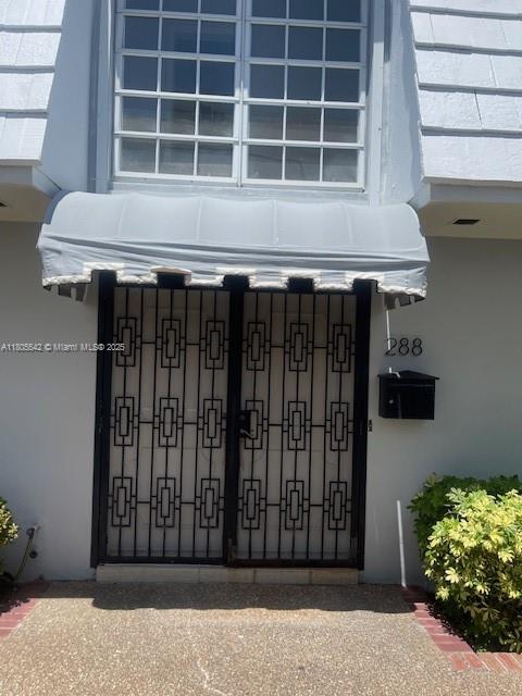 288 Sea View Dr C2, Key Biscayne, Miami-Dade County, Florida - 2 Bedrooms  
3 Bathrooms - 