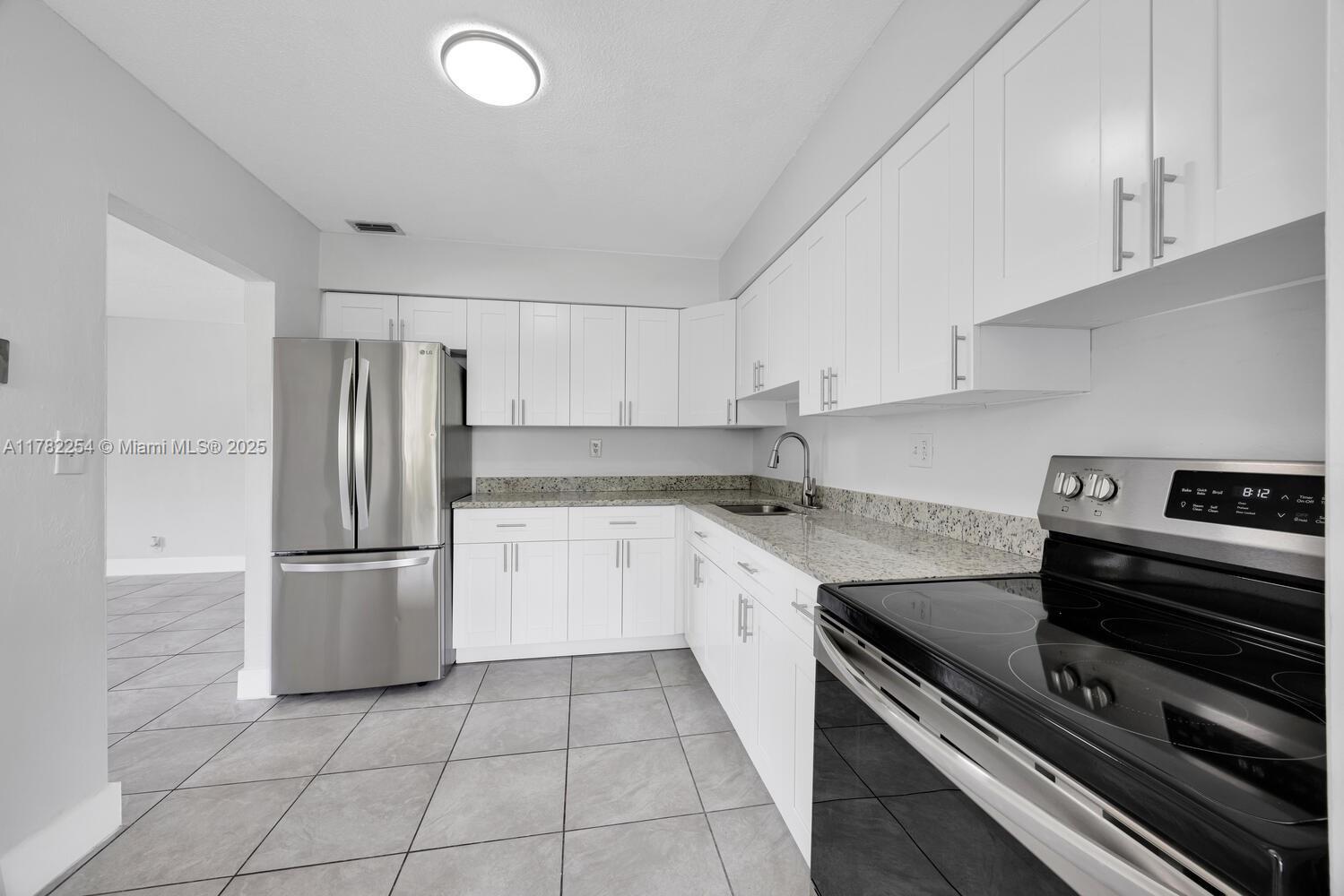 Rental Property at 510 Se 12th Ct 6, Fort Lauderdale, Broward County, Florida - Bedrooms: 2 
Bathrooms: 1  - $2,200 MO.