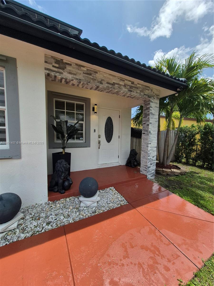 1176 NW 29th Way