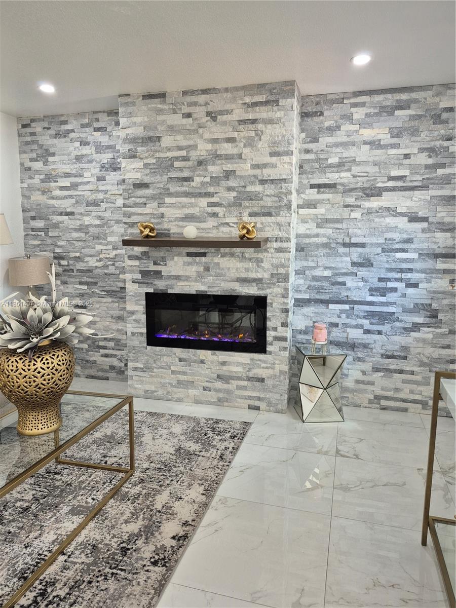 1176 NW 29th Way