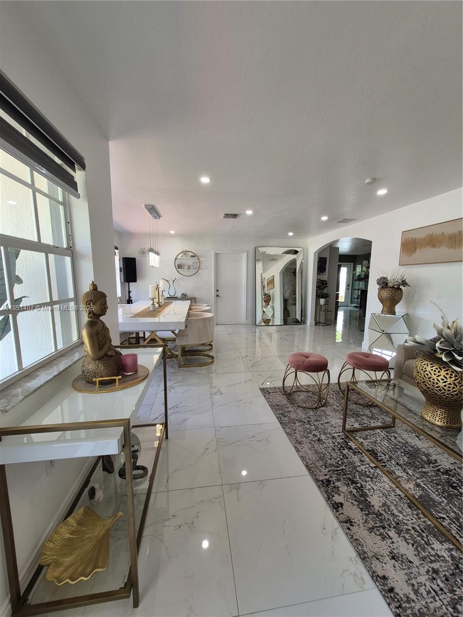 1176 NW 29th Way