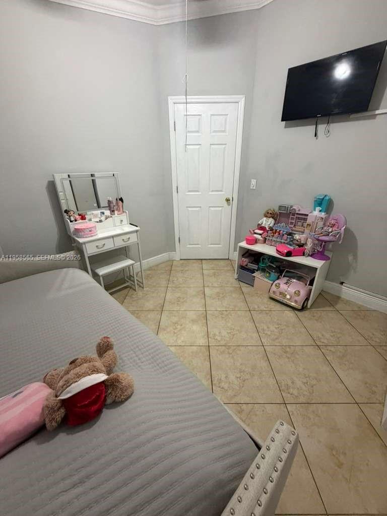 SOUTH MIAMI LAKES - Residential