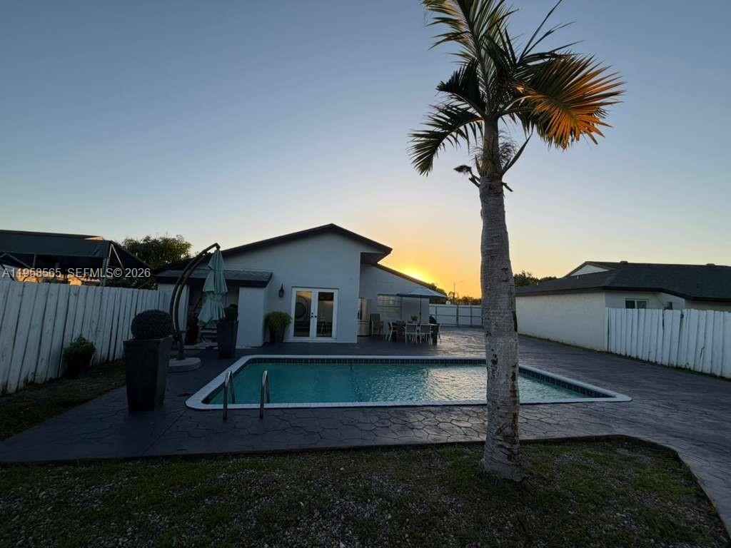 SOUTH MIAMI LAKES - Residential