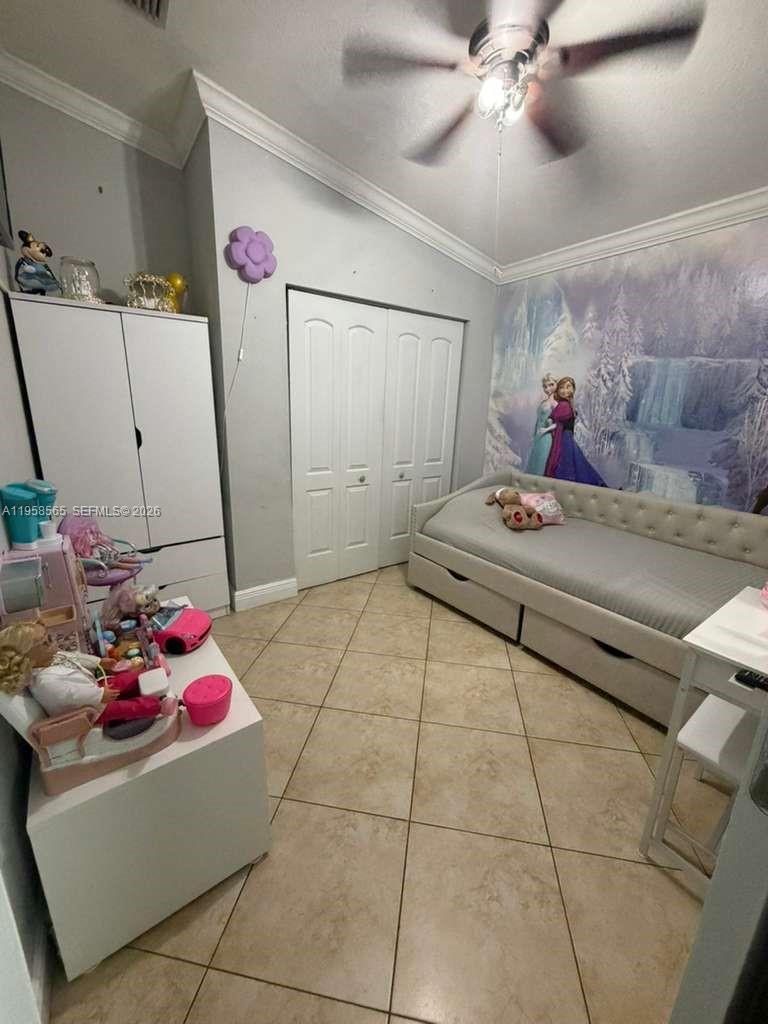 SOUTH MIAMI LAKES - Residential