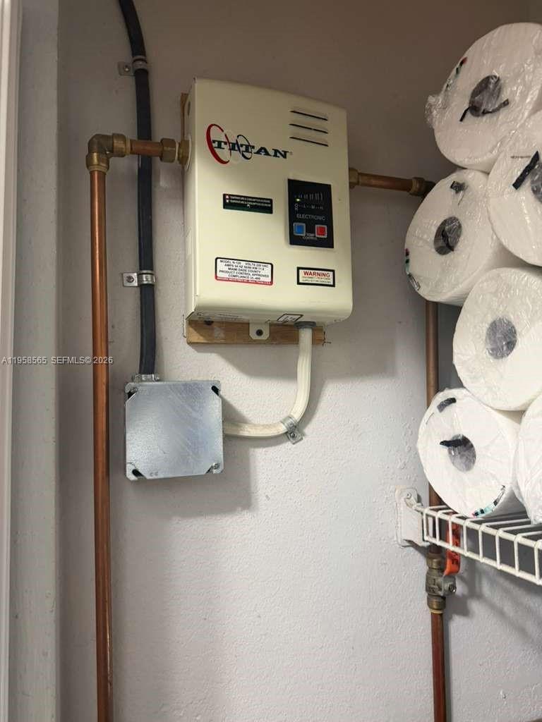 SOUTH MIAMI LAKES - Residential