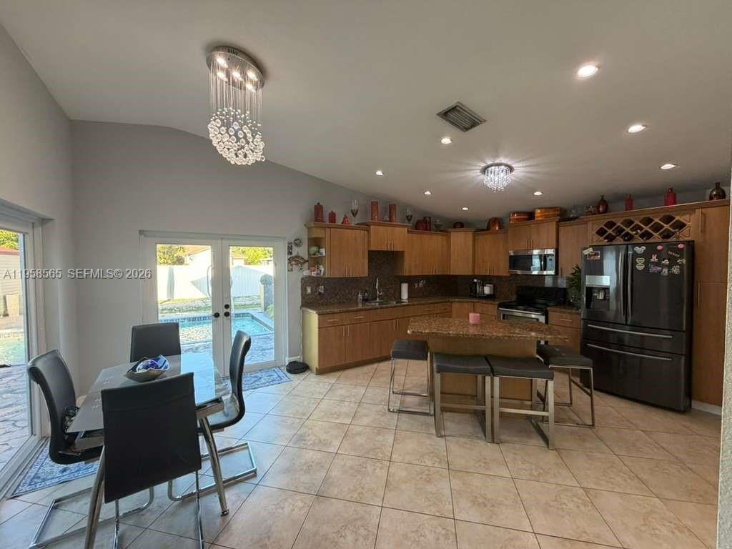 SOUTH MIAMI LAKES - Residential