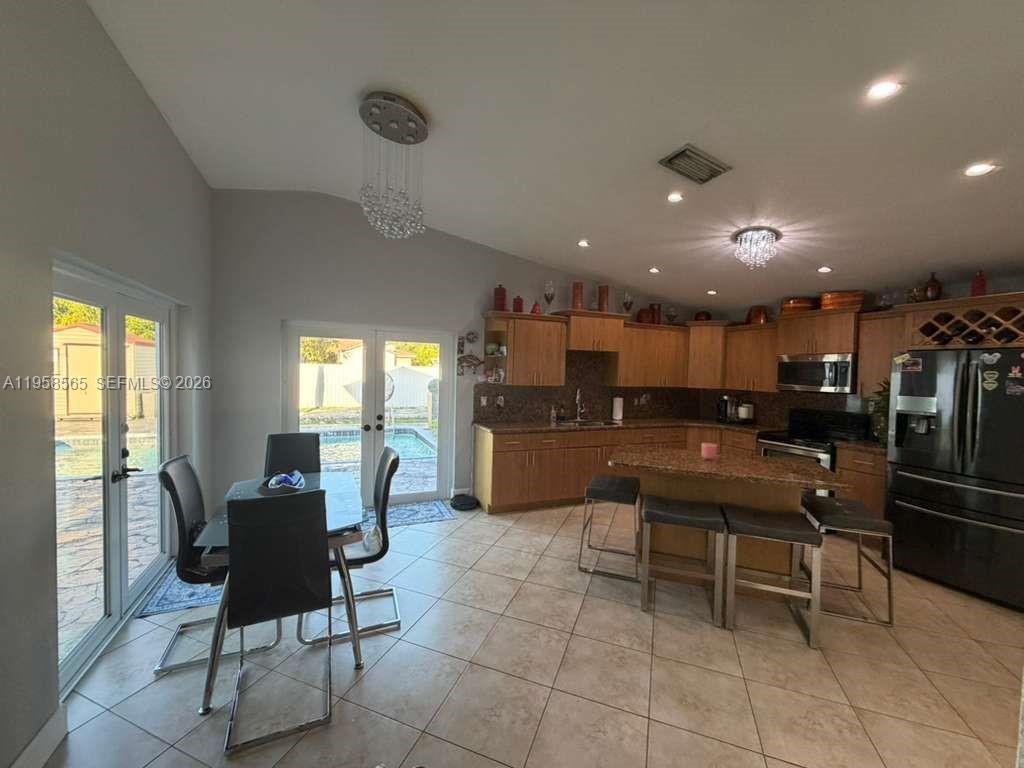 SOUTH MIAMI LAKES - Residential