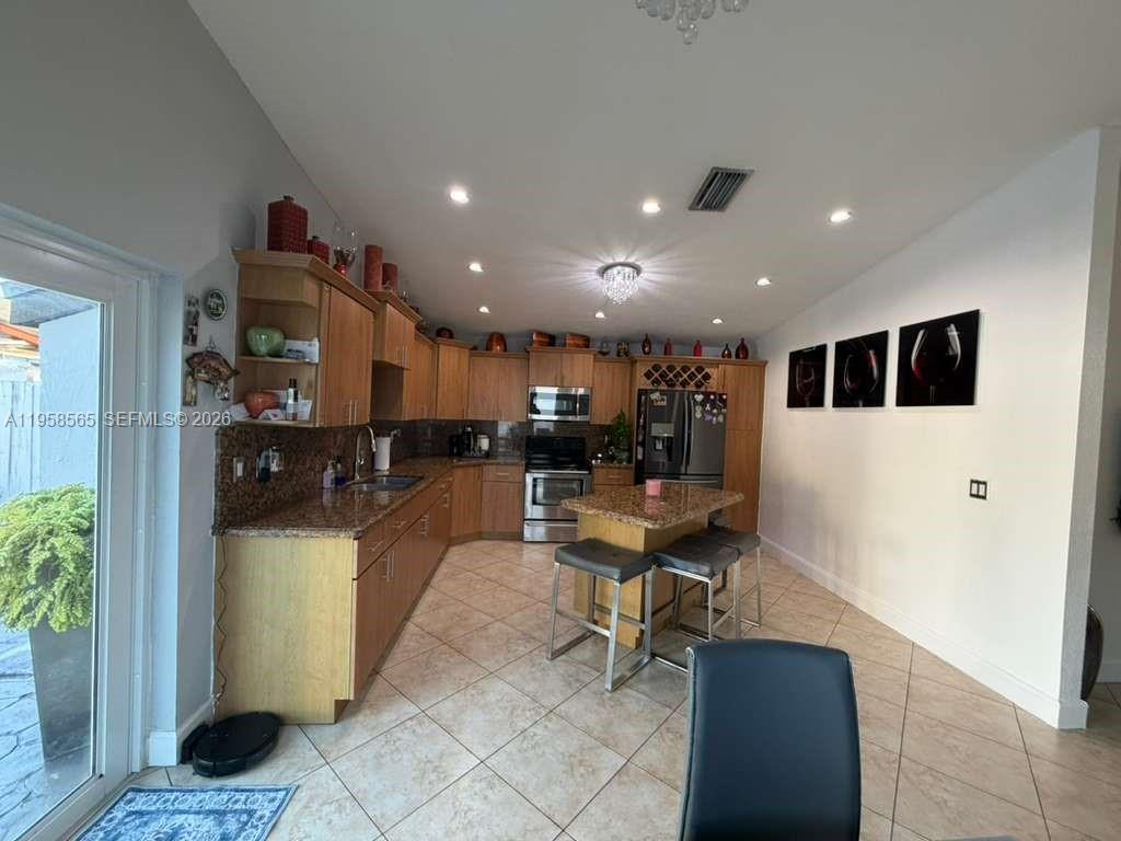 SOUTH MIAMI LAKES - Residential